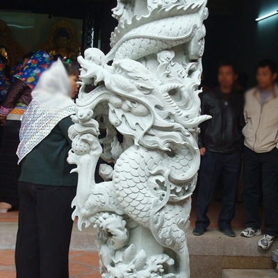 廠家定做花崗巖石雕龍柱-廣場景觀望柱雕塑-寺廟-龍柱雕刻